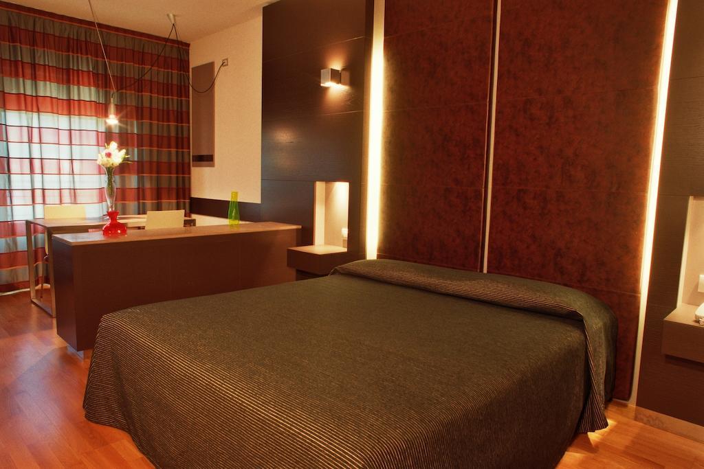Wall Art Hotel&Residence Prato  Zimmer foto